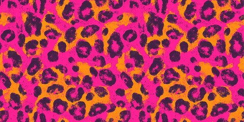 Fototapeta premium Seamless animal print in fuchsia and neon orange pattern