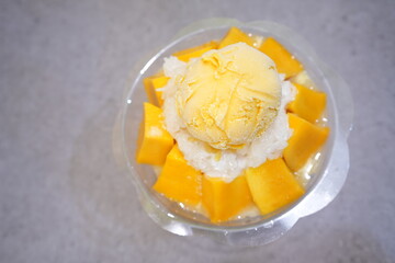Thai Sweets, Mango Sticky Rice Parfait or Sundae - タイのお菓子 マンゴー スティッキーライス