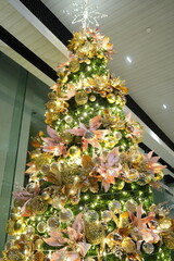 Green Christmas Tree illumination with Decorations - 緑色 モミの木 クリスマス ツリー イルミネーション	