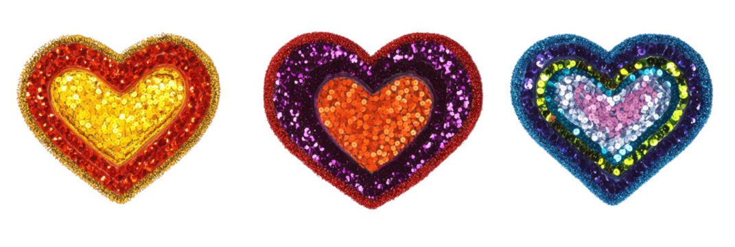 Drei bunte, mit Pailletten verzierte Herzen auf transparentem Hintergrund png