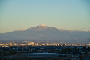 雪の霧島連山　三股町より