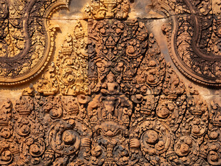 アンコール遺跡バンテアイ・スレイのレリーフ