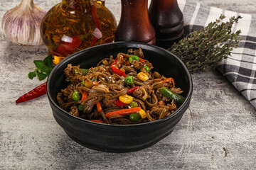 Soba with shredded pork and vegetables