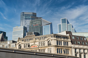 Fototapeta premium London Skyline: Modern and Historic Architecture