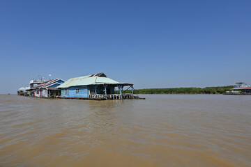 トンレサップ湖・水上集落ボートクルーズ／カンボジア