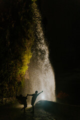 Wodospad na drodze © Katarzyna