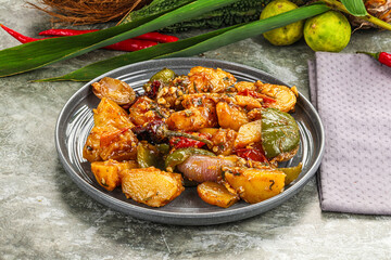 Potato with bell pepper and gravy