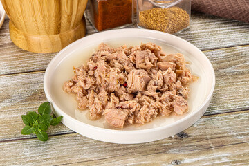Canned tuna fish in the bowl