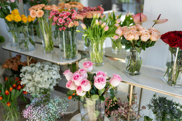 Bukiet Kwiatów w kwiaciarni © Marcin