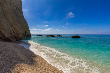 Krajobraz letni, grecka wyspa Lefkada, niebieski kolor, relaks i wypoczynek, Morze Jońskie, tło do projektu, tapeta © anettastar