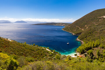 Krajobraz letni, grecka wyspa Lefkada, niebieski kolor, relaks i wypoczynek, Morze Jońskie, tło do projektu, tapeta © anettastar