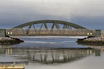 Obraz premium railway bridge over the river in Poole - Dorset - Bournemouth -united kingdom