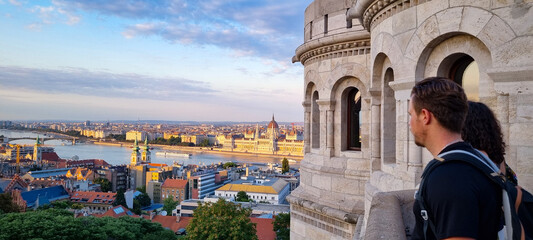 Vue aérienne panoramique de la ville capitale Budapest avec église Our Lady of Buda Castle, Fisherman's Bastion, Hongrie, Europe
