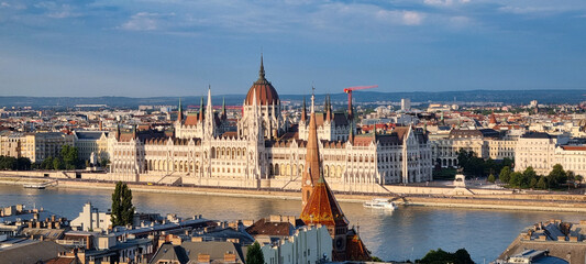 Vue aérienne panoramique de la ville capitale Budapest avec parlement hongrois Országház...