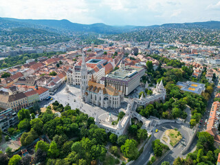 Vue a&eacute;rienne panoramique de la ville capitale Budapest avec &eacute;glise Our Lady of Buda Castle, Fisherman's Bastion, Hongrie, Europe
