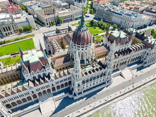 Vue aérienne panoramique de la ville capitale Budapest avec parlement hongrois Országház...