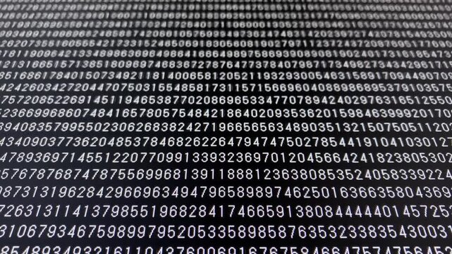 コンピュータ空間のランダムな文字列・さまざまな文字を含むデータベース・エンコードされたプログラム内のデータセット・数学的計算・数字・横長・ビデオ