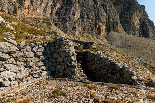 Lagazuoi Fanesgruppe Dolomites Kaiser J&auml;ger via ferata ruins of world war one