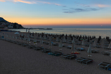 Obraz premium Spiaggia di Numana al Tramonto Marche