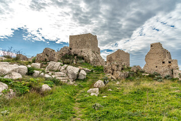 Ruderi all'interno della fortezza di San Niceto