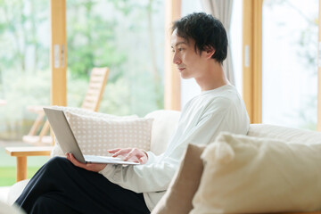 男性　パソコン