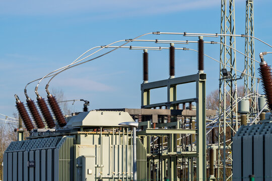 Umspannwerk (auch Umspannanlage) elektrischen Versorgungsnetzes eines Energieversorgungsunternehmens, Strom, Energie