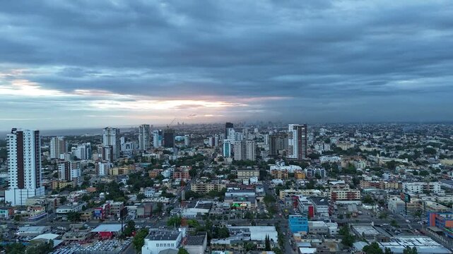 Hiperlapse en la ciudad con edificios