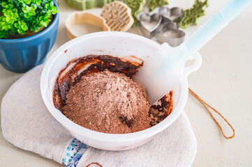 お菓子作り　ココアクッキーミックスを加える