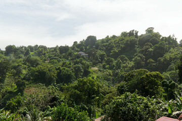 Vue du village de Beuzaudin du mont P&eacute;rou en Martinique.