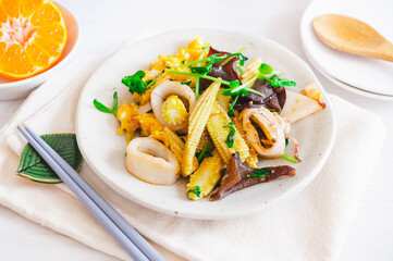 ヤリイカとヤングコーンのオイスターソース炒め