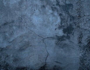 Surface de mur en béton peint ancien. Gros plan. Couleur bleu pâle grisâtre. Fond grunge foncé...