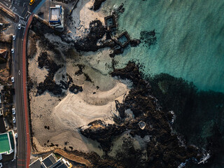하늘에서 드론으로 촬영한 해안도로 사진 제주 제주시 구좌읍 세화리 세화해수욕장