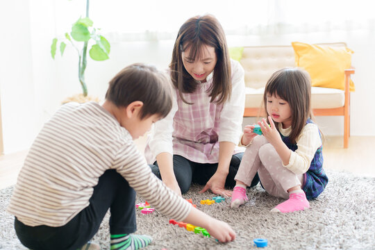 子供に英語を教える保育士　プレスクール、英語教育