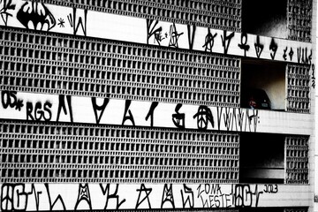 Fachadas de prédios de apartamentos e comerciais de arquitetura clássica da cidade de São Paulo. 