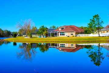 Fototapeta premium Wesley Chaple, Florida, USA, 2 10 2025: The landscape of a beautiful community at Wesley Chapel, north of Tampa in Florida 