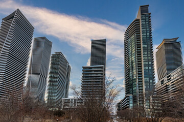 Fototapeta premium Modern high-rise residential buildings against a clear sky.