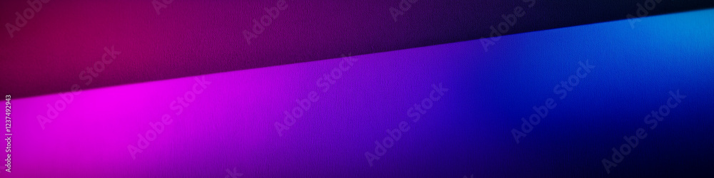 Poster Diagonal gradient shifting from magenta to blue, creating modern abstract background
