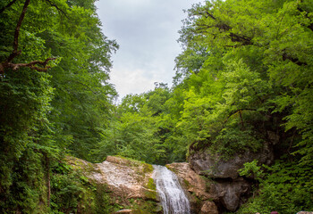 the sources of the river-morning walks along the riverbed with a view of the structure of the banks on a spring morning