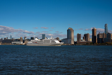 Fototapeta premium New York, United States. New York city skyline in Midtown Manhattan. USA, NYC, NY, Manhattan. American big city. Lower Manhattan skyline. New York from New Jersey. Downtown Manhattan.