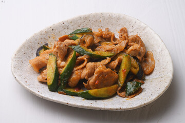 豚肉と茄子と胡瓜のピリ辛味噌炒め