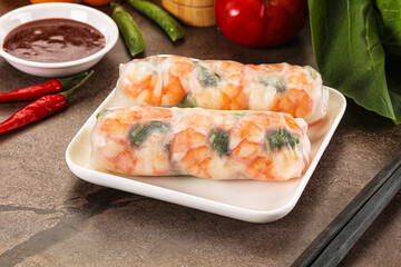 Vietnamese spring roll with prawn