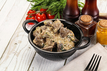 Roasted chicken liver with cream