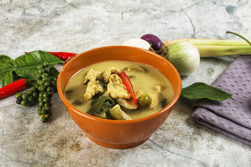 Thai green chicken curry with coconut