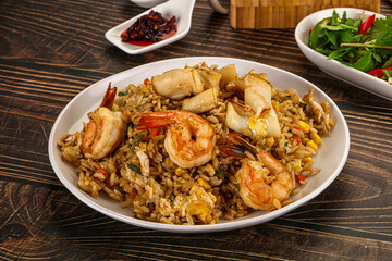 Vietnamese fried rice with prawn and squid Kom Ran