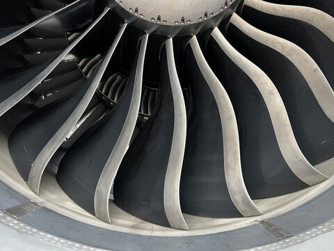 Boeing 777-300/ER General Electric GE90 Jet Engine GE90-115B