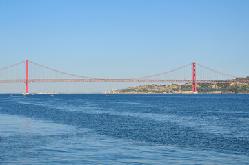 ポルトガルの首都リスボンに架かる4月25日橋のとても美しい風景Very beautiful scenery of the 25th of April Bridge in Lisbon, the capital of Portugal