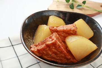 大根とがんもどきの煮物