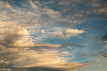 Obraz premium Sky and clouds on a sunny day