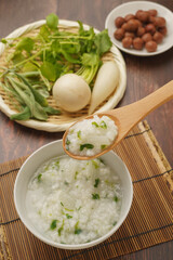 日本の食べ物｜七草がゆ　イメージ