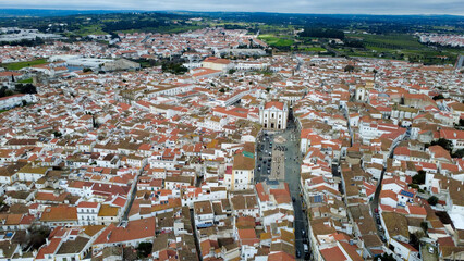 drone, vista aérea Évora, Alentejo, casas e telhados